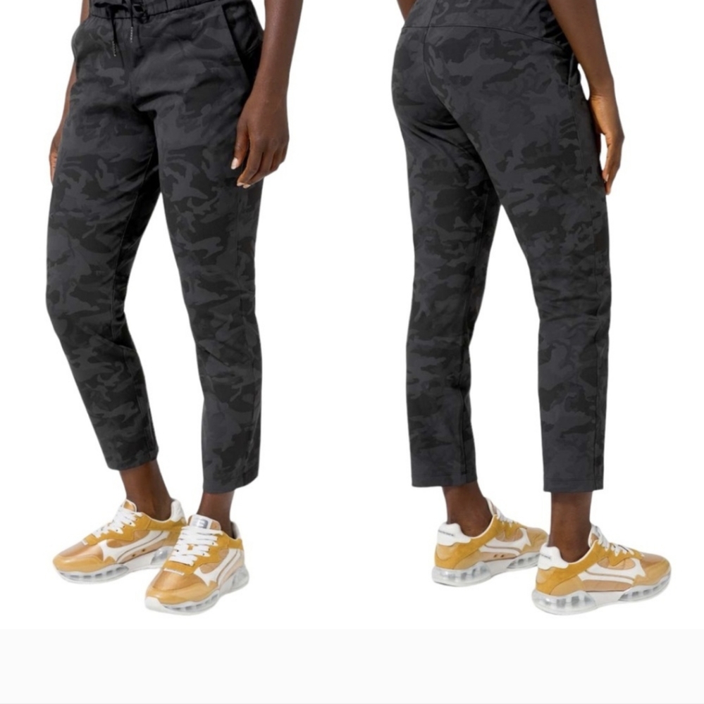 Lululemon On The Fly 7/8 Pant *27" in Incognito Camo Multi Grey
